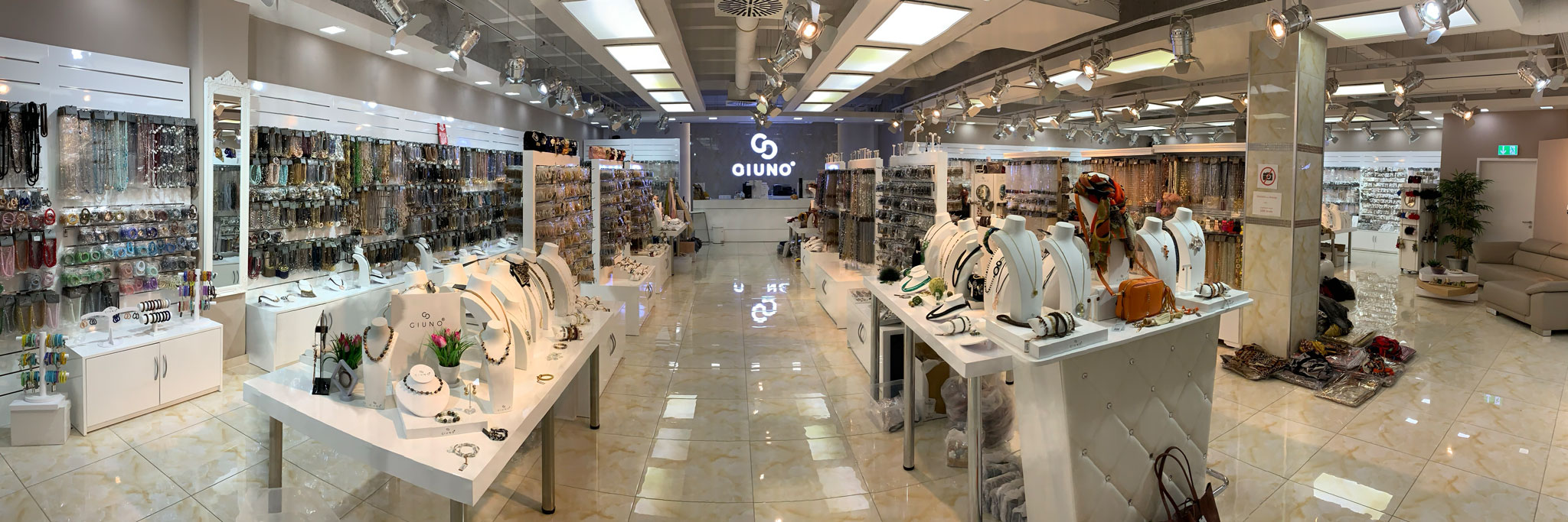 Giuno by Monopol Modevertriebs GmbH