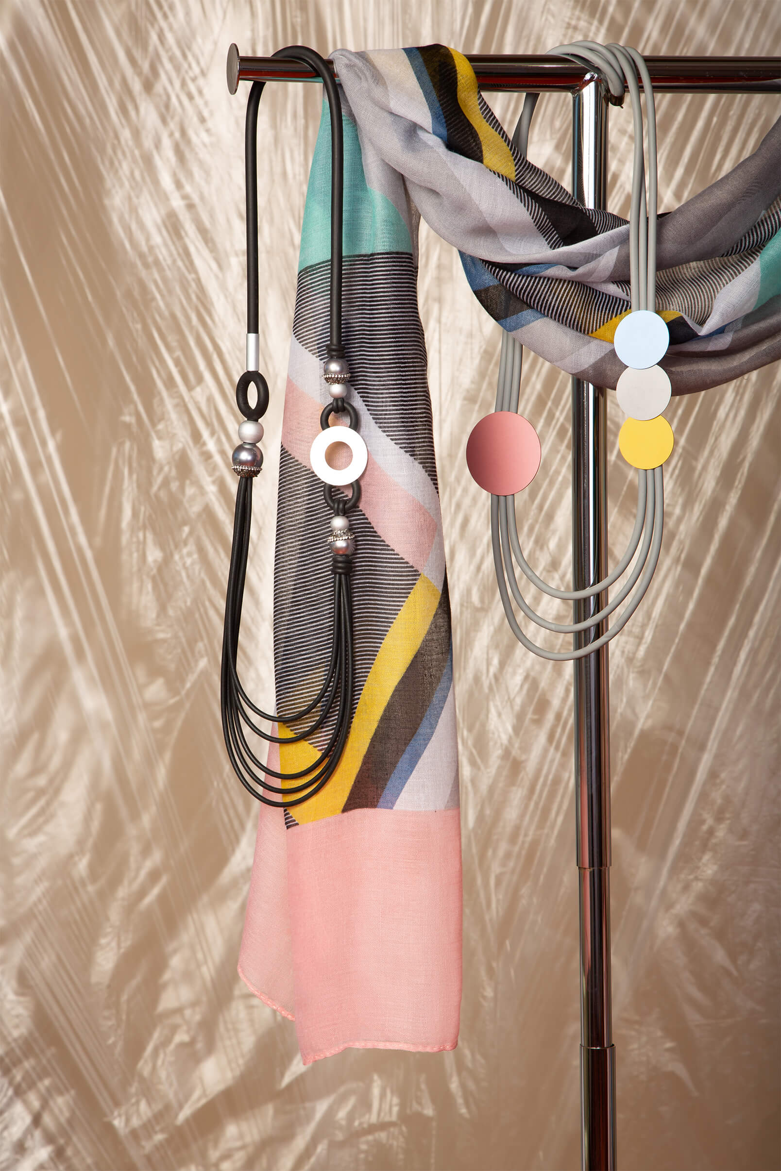 Mona Accessoires & Mode GmbH